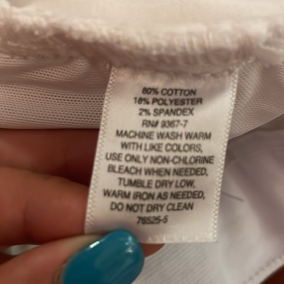 White Mid-Rise Capri Pants with Elastic/Stretchy Waist - Picture 4 of 4